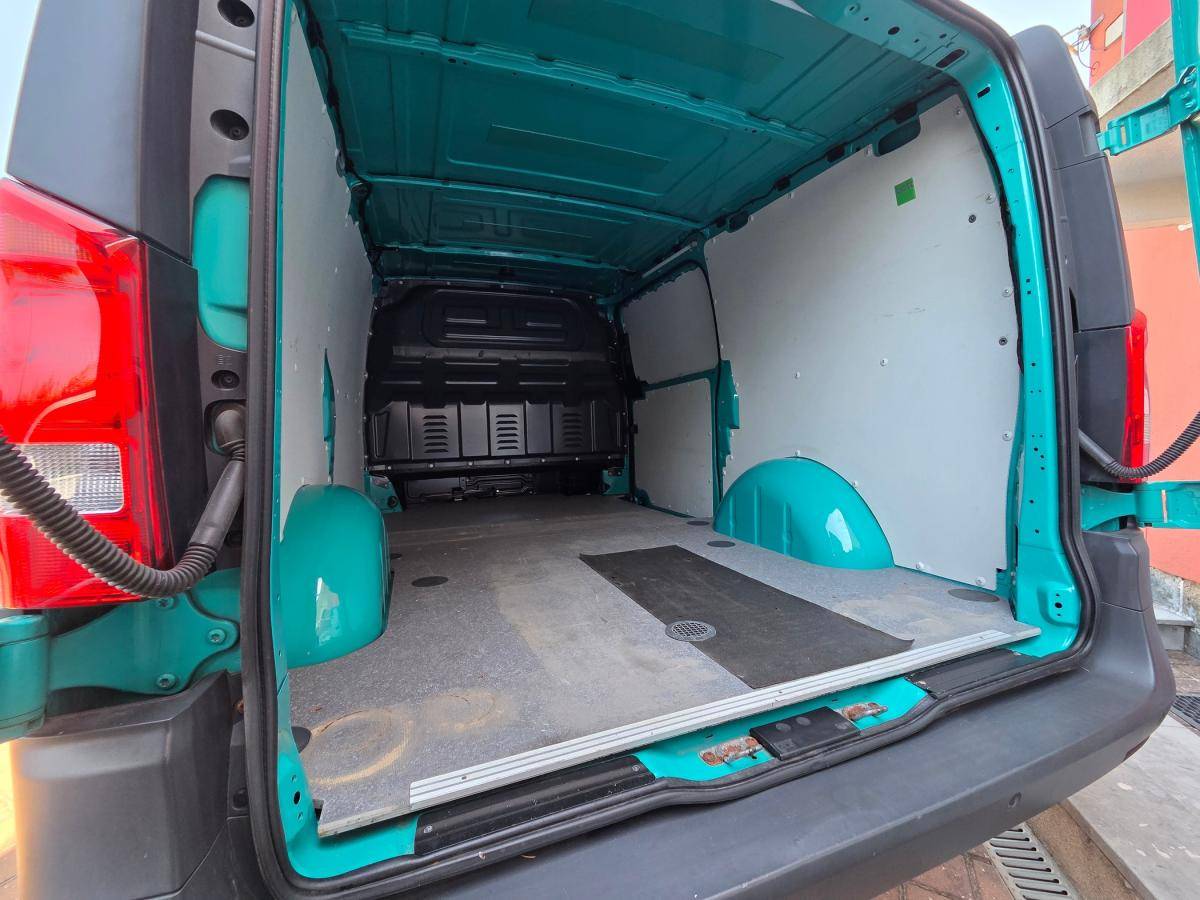 mercedes-benz-vito-2019-diesel-2143cc