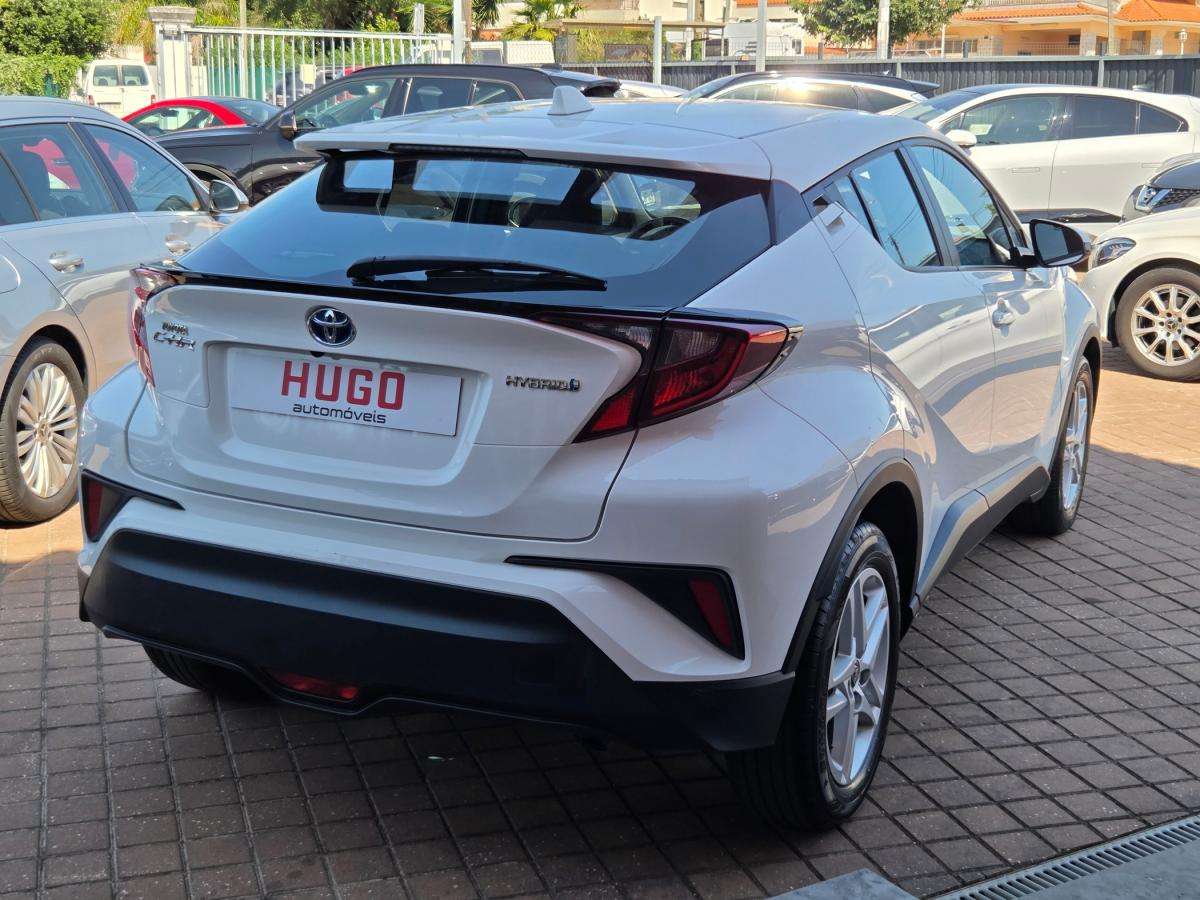 toyota-c-hr-2023-hibrido-a-gasolina-1798cc