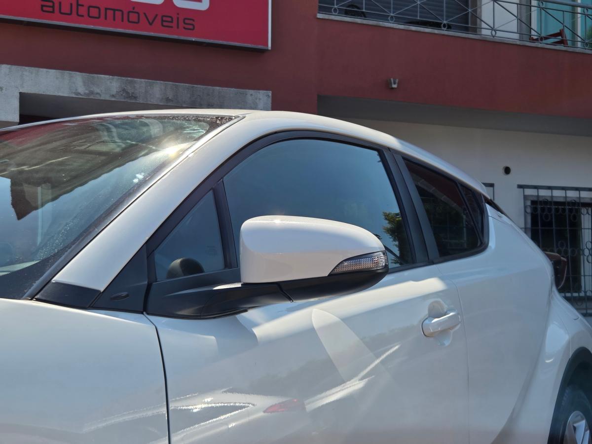 toyota-c-hr-2023-hibrido-a-gasolina-1798cc