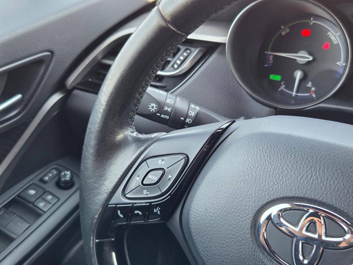 toyota-c-hr-2023-hibrido-a-gasolina-1798cc