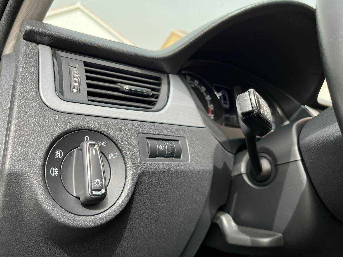 skoda-rapid-spaceback-2018-diesel-1422cc