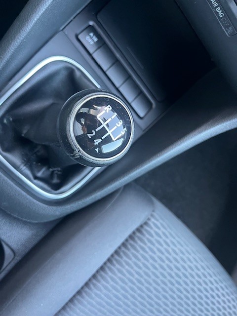 volkswagen-golf-2012-diesel-1598cc