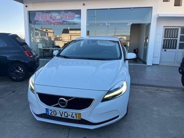 volvo-v40-2018-diesel-1969cc