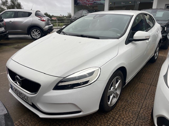 volvo-v40-2018-diesel-1969cc