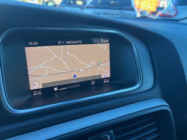 volvo-v40-2018-diesel-1969cc