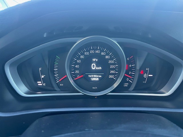 volvo-v40-2018-diesel-1969cc