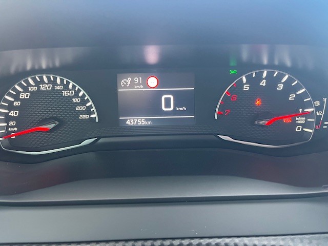 peugeot-208-2022-gasolina-1199cc