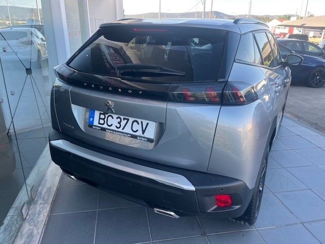 peugeot-2008-2023-gasolina-1199cc