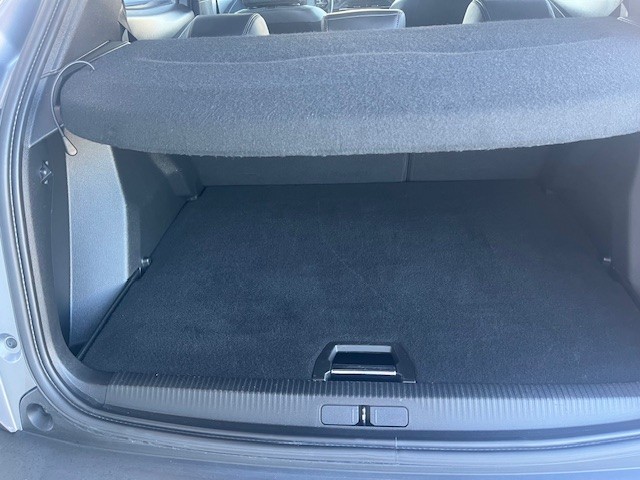 peugeot-2008-2023-gasolina-1199cc