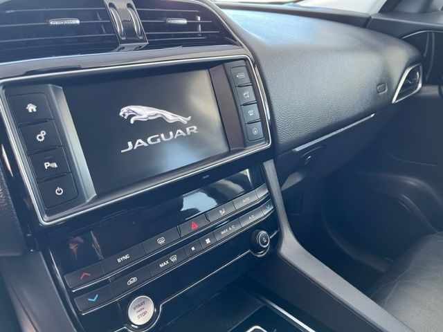 jaguar-f-pace-2018-diesel-1999cc