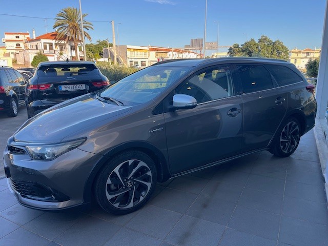 toyota-auris-touring-sports-2018-hibrido-a-gasolina-1798cc