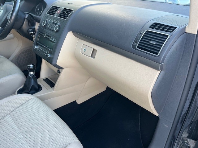 volkswagen-touran-2011-diesel-1598cc