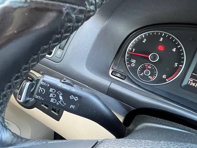 volkswagen-touran-2011-diesel-1598cc