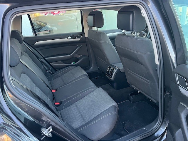 volkswagen-passat-variant-2022-diesel-1968cc