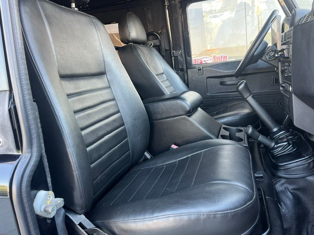 land-rover-defender-2011-diesel-2402cc