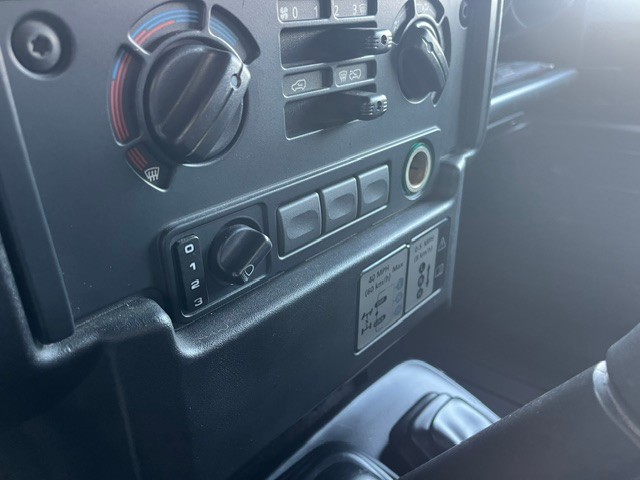 land-rover-defender-2011-diesel-2402cc