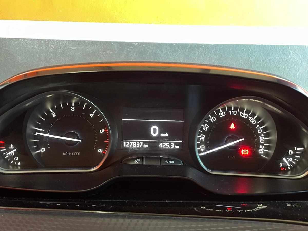 peugeot-208-1-6-bluehdi-2018-diesel-1560cc