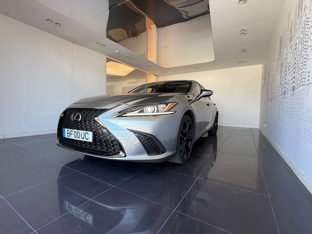 lexus-es-2023-hibrido-a-gasolina-2487cc