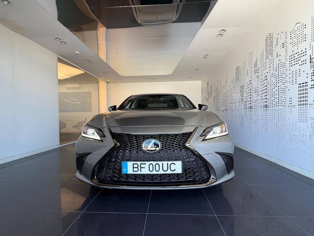 lexus-es-2023-hibrido-a-gasolina-2487cc
