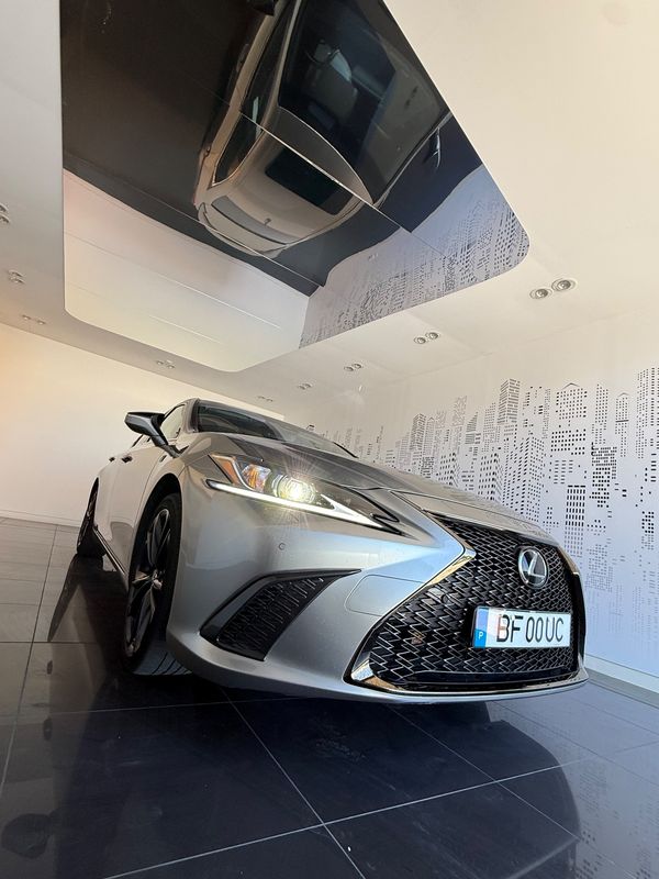 lexus-es-2023-hibrido-a-gasolina-2487cc