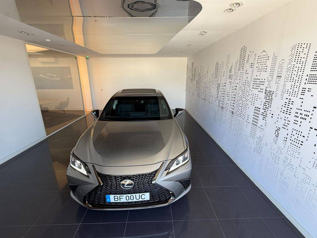 lexus-es-2023-hibrido-a-gasolina-2487cc