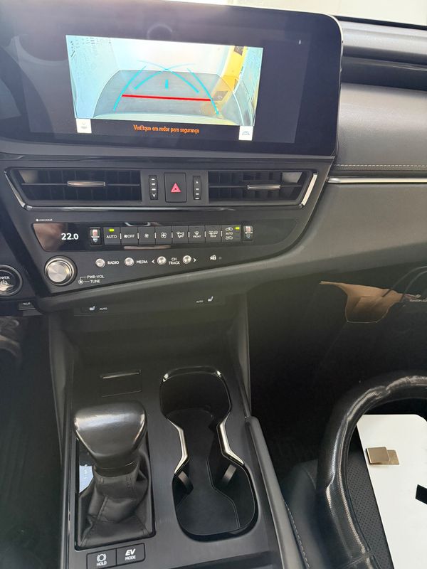 lexus-es-2023-hibrido-a-gasolina-2487cc