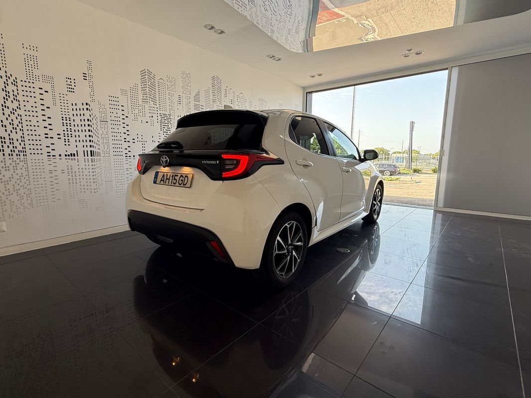 toyota-yaris-2021-hibrido-a-gasolina-1490cc