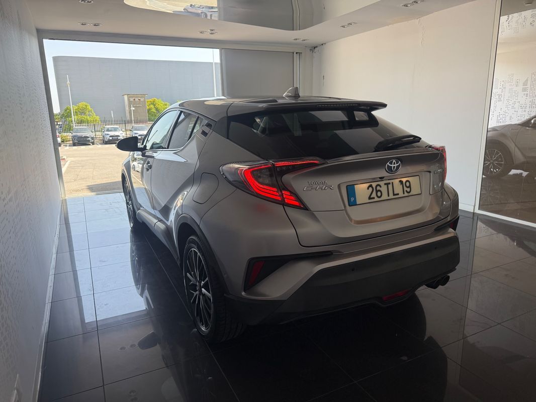 toyota-c-hr-2017-hibrido-a-gasolina-1798cc