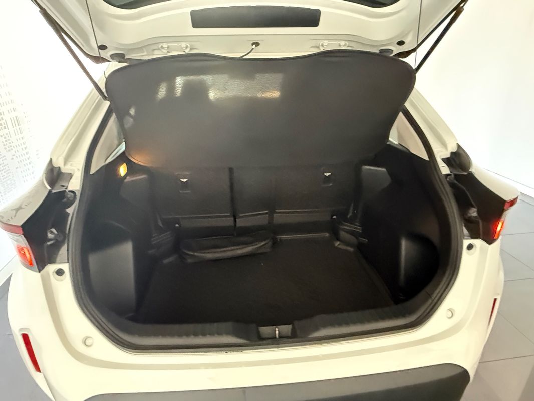 toyota-yaris-2024-hibrido-a-gasolina-1490cc