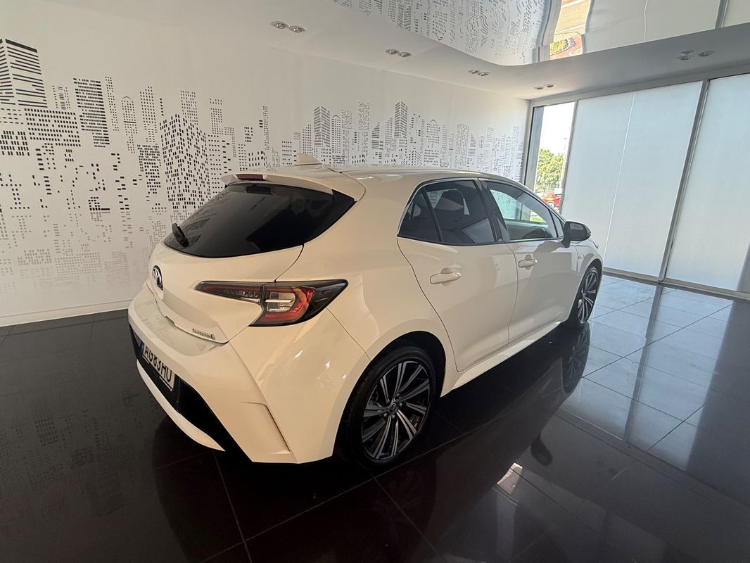 toyota-corolla-2021-hibrido-a-gasolina-1798cc