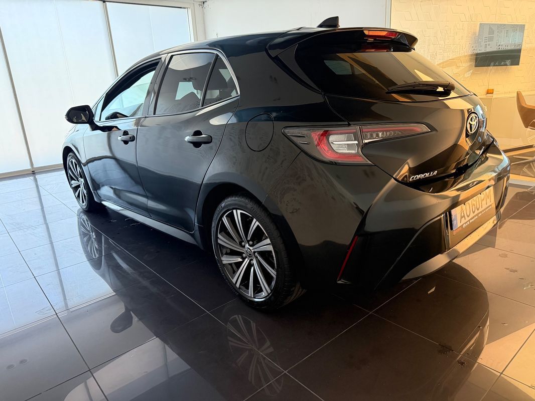 toyota-corolla-2022-hibrido-a-gasolina-1798cc