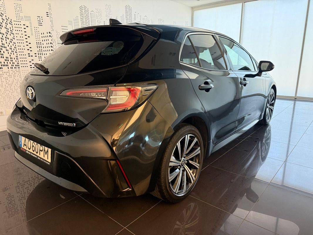 toyota-corolla-2022-hibrido-a-gasolina-1798cc