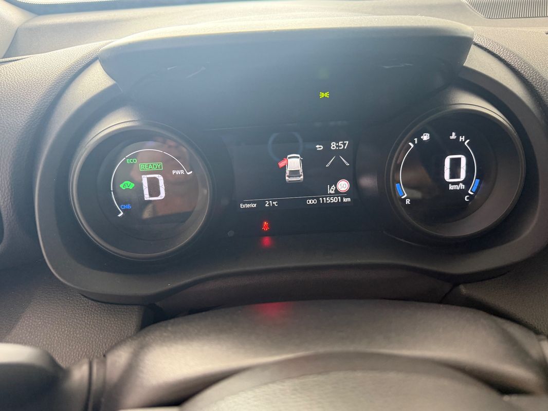 toyota-yaris-2021-hibrido-a-gasolina-1490cc
