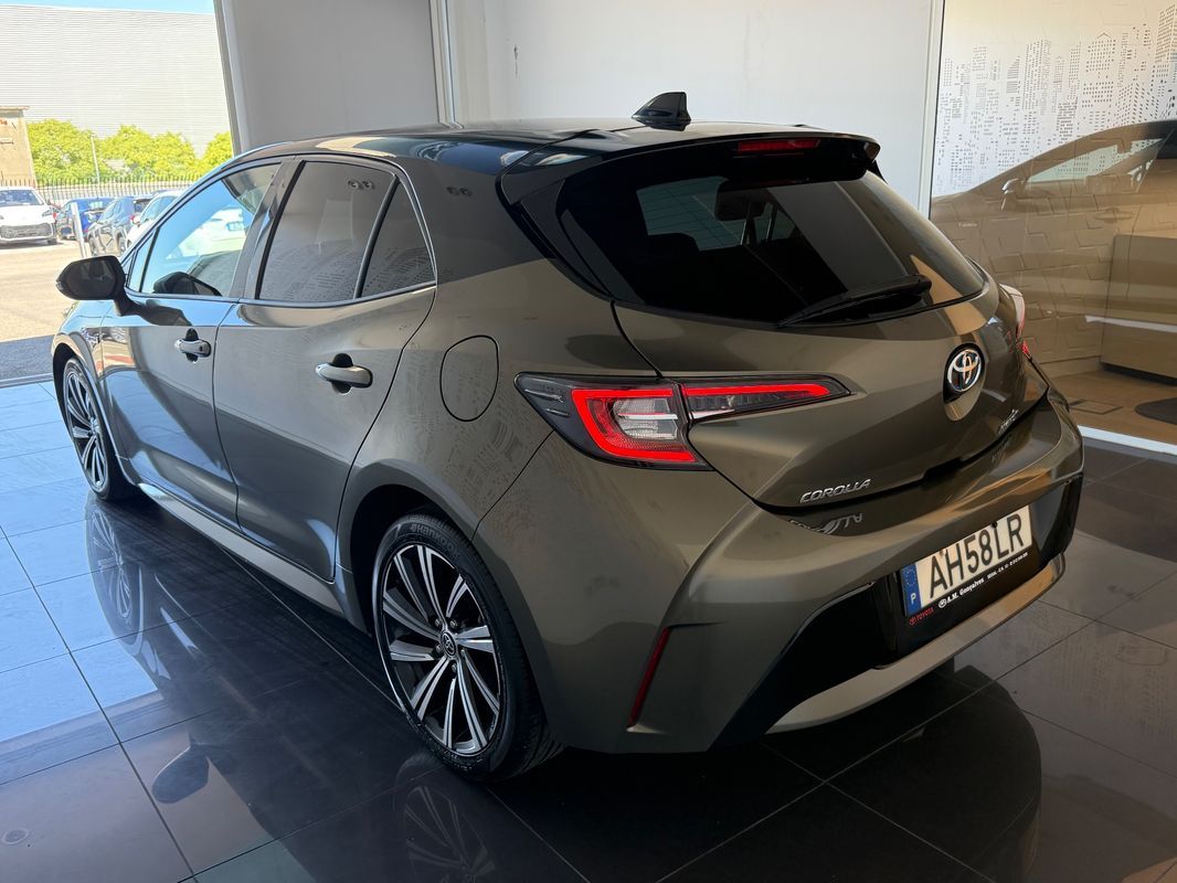 toyota-corolla-2021-hibrido-a-gasolina-1798cc