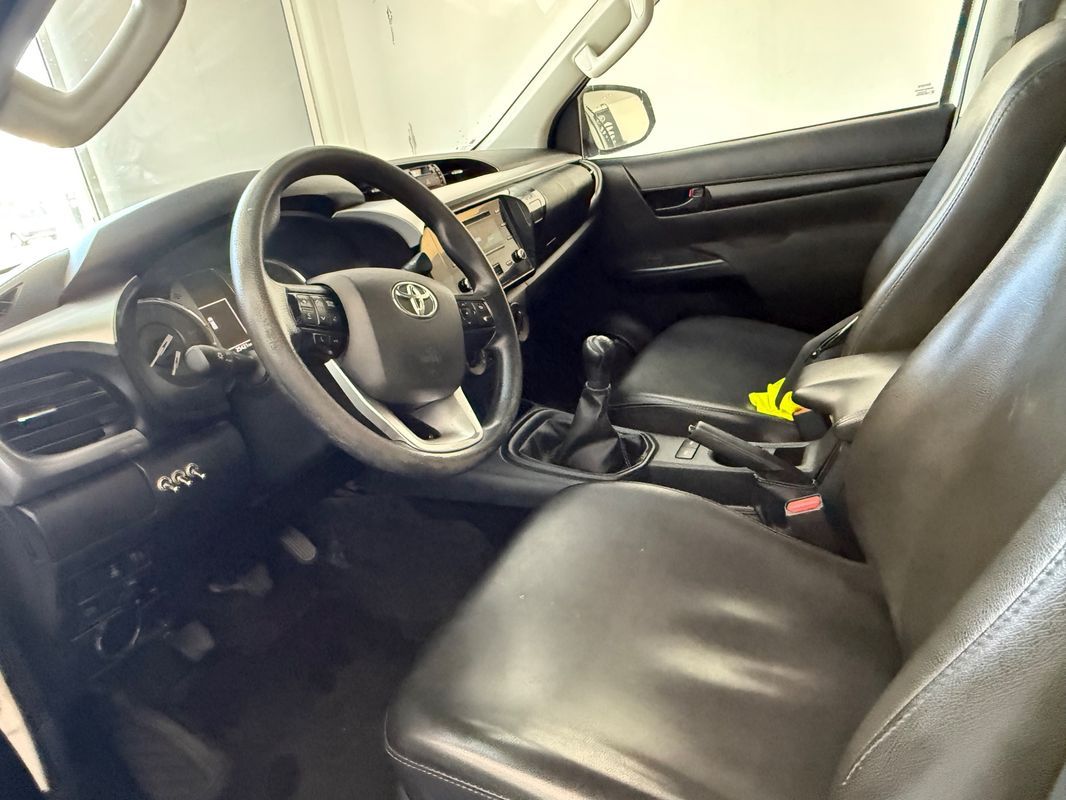 toyota-hilux-2023-diesel-2393cc
