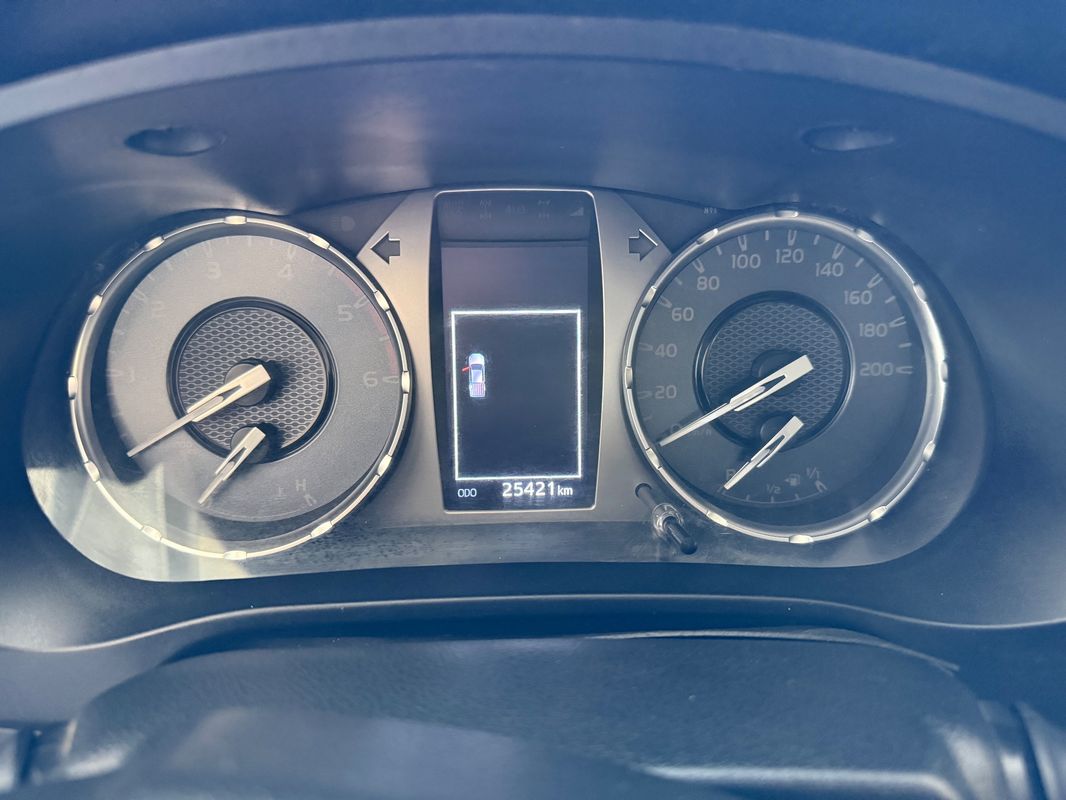 toyota-hilux-2023-diesel-2393cc