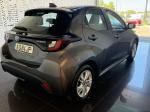 toyota-yaris-2022-hibrido-a-gasolina-1490cc