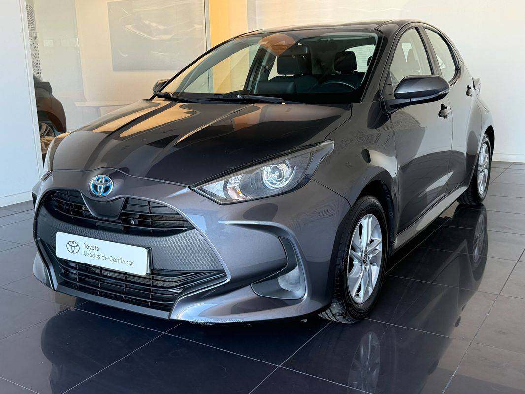 toyota-yaris-2022-hibrido-a-gasolina-1490cc