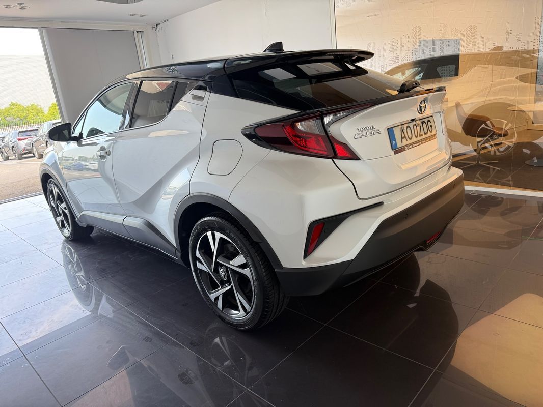 toyota-c-hr-2022-hibrido-a-gasolina-1798cc