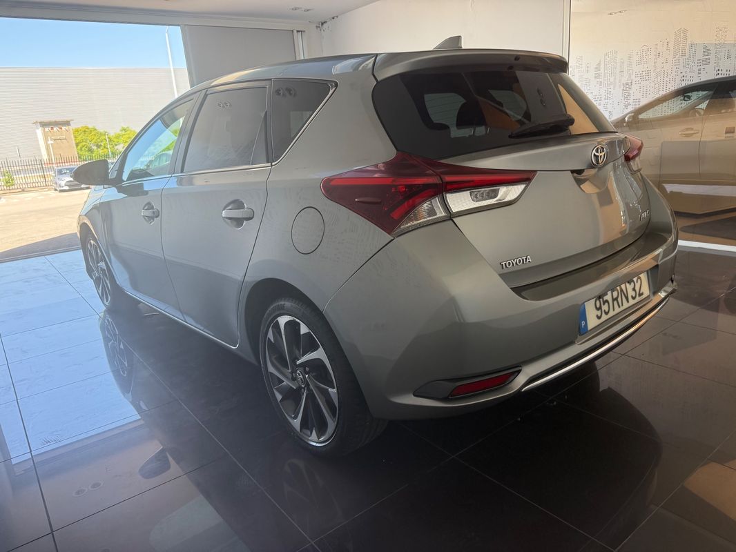 toyota-auris-2016-diesel-1364cc