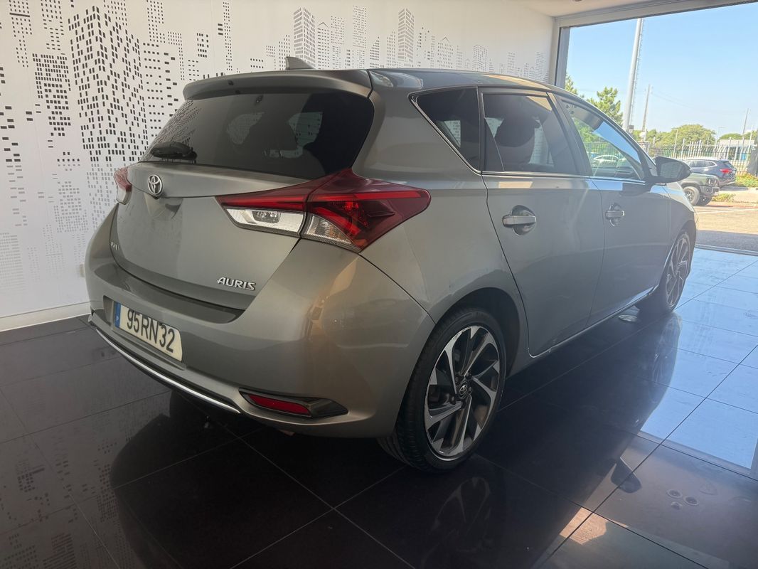 toyota-auris-2016-diesel-1364cc