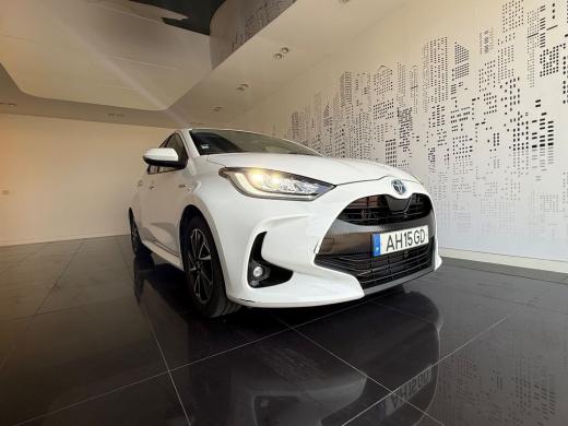 toyota-yaris-2021-hibrido-a-gasolina-1490cc
