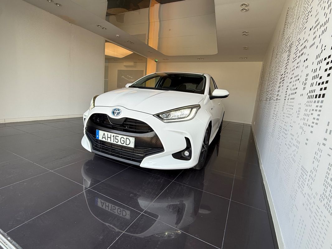 toyota-yaris-2021-hibrido-a-gasolina-1490cc