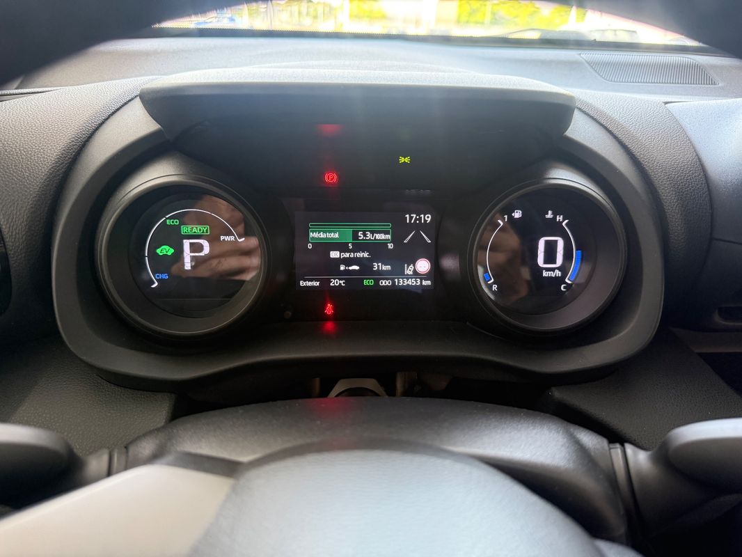toyota-yaris-2021-hibrido-a-gasolina-1490cc