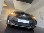 toyota-yaris-2024-hibrido-a-gasolina-1490cc