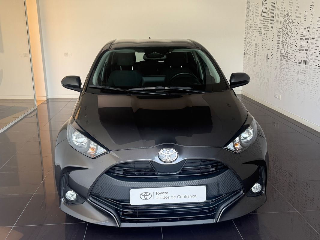 toyota-yaris-2024-hibrido-a-gasolina-1490cc
