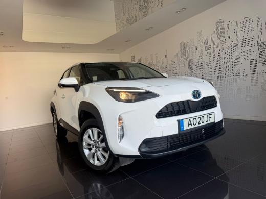 toyota-yaris-2022-hibrido-a-gasolina-1490cc