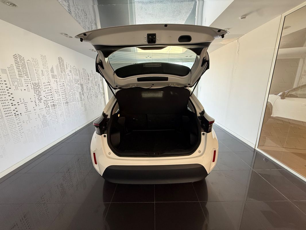 toyota-yaris-2022-hibrido-a-gasolina-1490cc
