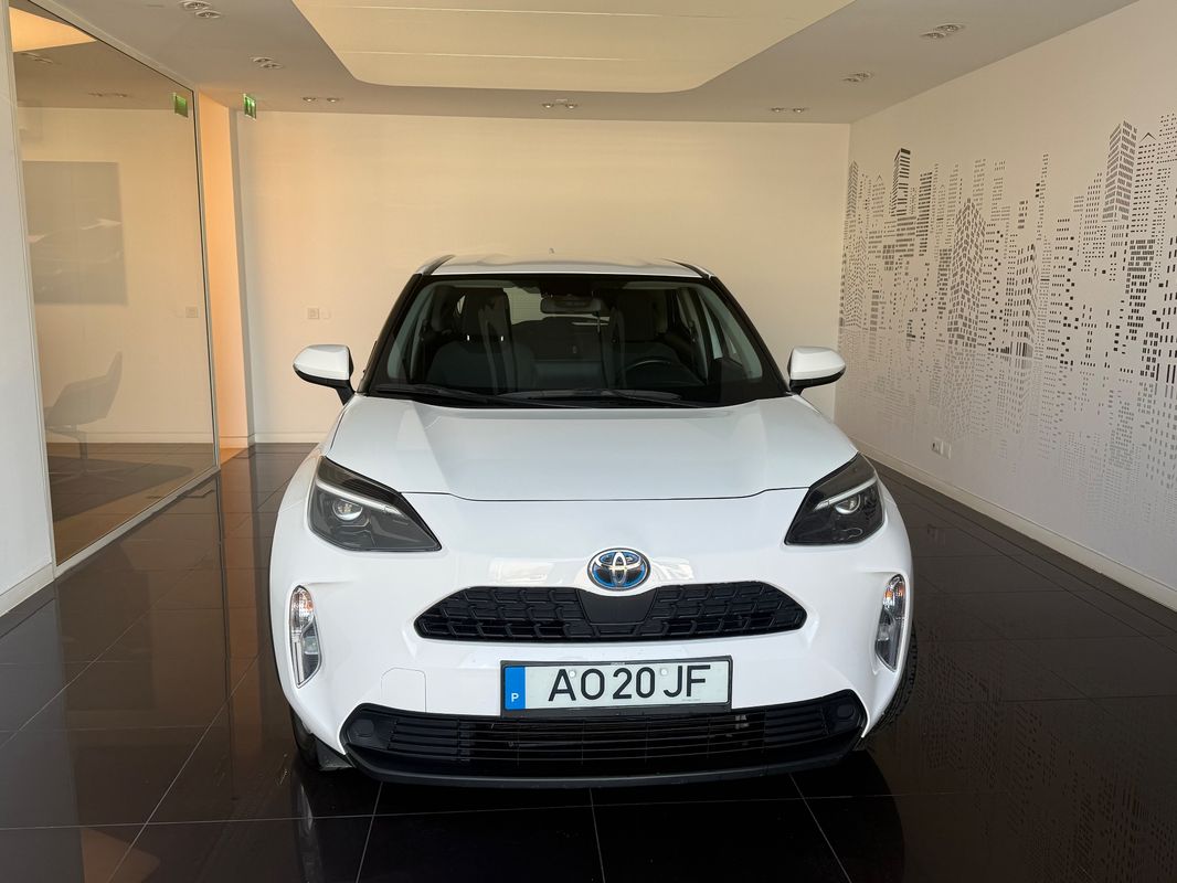toyota-yaris-2022-hibrido-a-gasolina-1490cc