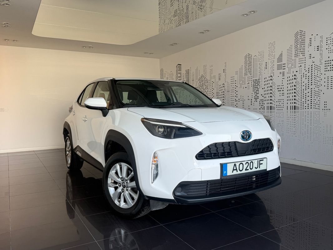 toyota-yaris-2022-hibrido-a-gasolina-1490cc